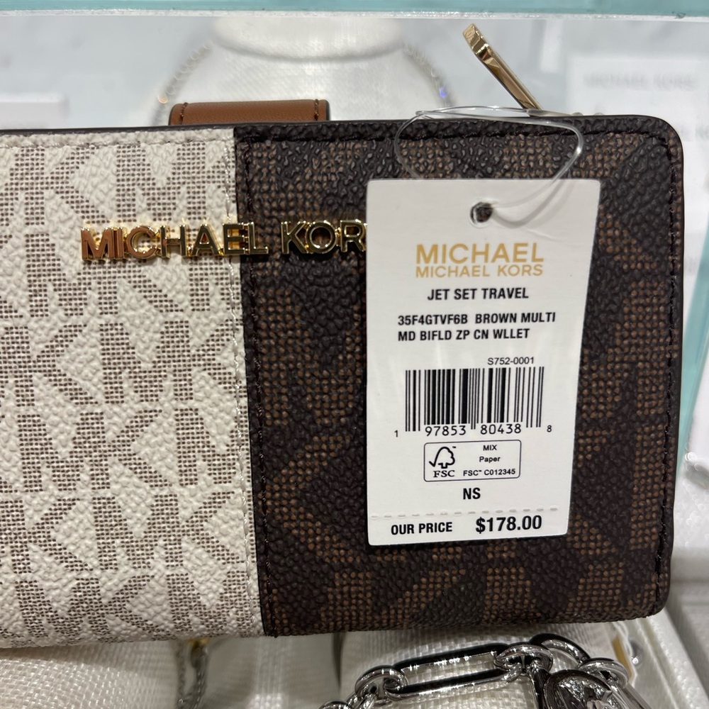 MICHAEL KORS Jet Set Medium Zip CN Two-Tone Logo Bifold Wallet
Brown Multi
NWT - Picture 9 of 16